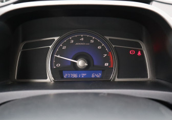 Подержанный автомобиль Honda Civic Sedan 2007 года (11 фото)