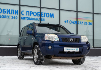 Подержанный автомобиль Nissan X-Trail 2005 года (7 фото)