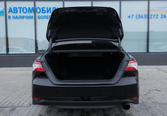 Подержанный автомобиль Toyota Camry Sedan 2020 года (18 фото)