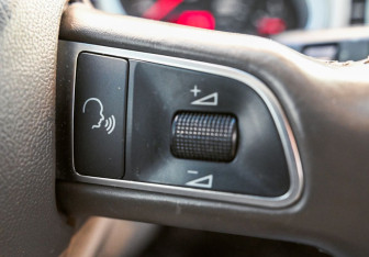 Подержанный автомобиль Audi Q7 2010 года (14 фото)