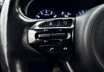 Подержанный автомобиль Kia Rio Sedan 2018 года (14 фото)
