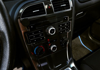Подержанный автомобиль Brilliance V5 2014 года (12 фото)