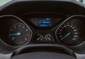 Подержанный автомобиль Ford Focus Sedan 2012 года (17 фото)