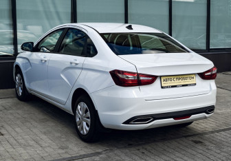 Подержанный автомобиль LADA (ВАЗ) Vesta Sedan 2023 года (3 фото)