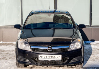Подержанный автомобиль Opel Astra Hatchback 2008 года (8 фото)