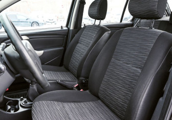 Подержанный автомобиль Renault Sandero 2013 года (13 фото)