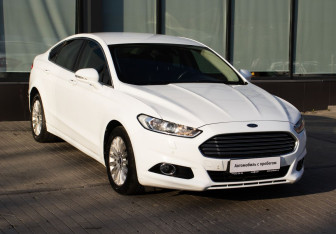 Подержанный автомобиль Ford Mondeo Sedan 2015 года (7 фото)