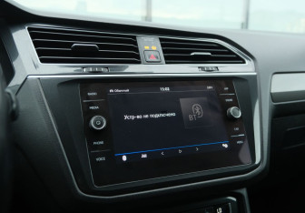 Подержанный автомобиль Volkswagen Tiguan 2019 года (12 фото)
