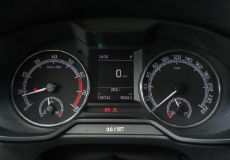Подержанный автомобиль Skoda Octavia Liftback 2018 года (12 фото)