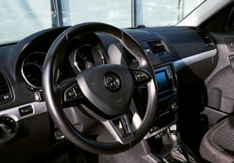 Подержанный автомобиль Skoda Yeti 2016 года (15 фото)