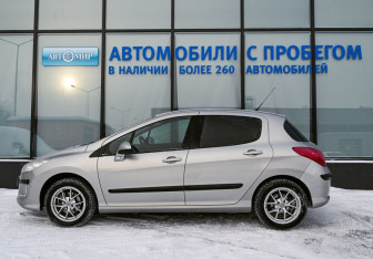 Подержанный автомобиль Peugeot 308 Hatchback 2009 года (2 фото)