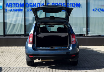 Подержанный автомобиль Renault Duster 2014 года (18 фото)
