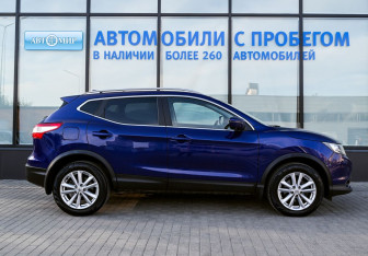 Подержанный автомобиль Nissan Qashqai 2017 года (6 фото)
