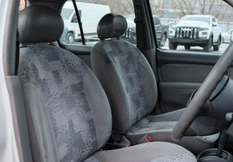 Подержанный автомобиль Nissan March Hatchback 2001 года (17 фото)