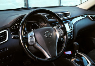 Подержанный автомобиль Nissan X-Trail 2014 года (10 фото)