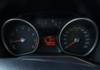 Подержанный автомобиль Ford Mondeo Sedan 2011 года (15 фото)