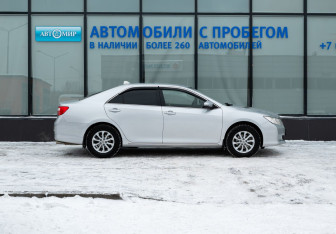Подержанный автомобиль Toyota Camry Sedan 2013 года (6 фото)