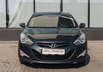 Подержанный автомобиль Hyundai i40 Sedan 2013 года (8 фото)