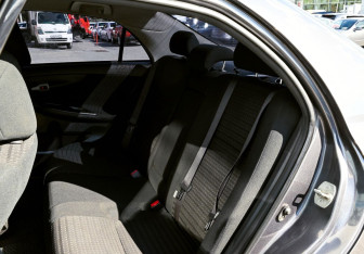 Подержанный автомобиль Toyota Corolla Sedan 2007 года (14 фото)