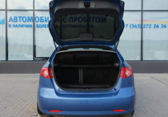 Подержанный автомобиль Chevrolet Lacetti Hatchback 2006 года (19 фото)