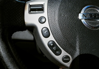 Подержанный автомобиль Nissan X-Trail 2008 года (14 фото)