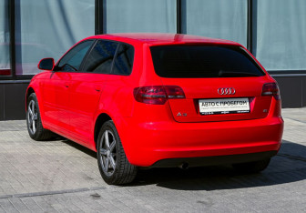 Подержанный автомобиль Audi A3 Hatchback 2009 года (3 фото)