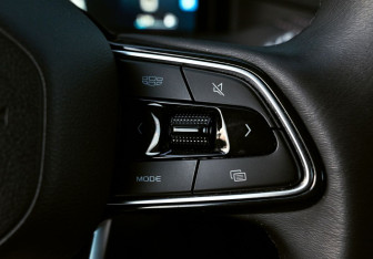 Подержанный автомобиль Geely Okavango 2024 года (14 фото)