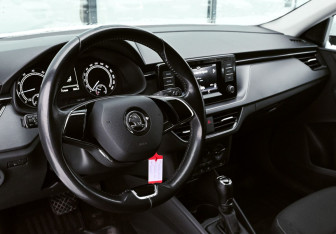 Подержанный автомобиль Skoda Rapid Liftback 2020 года (9 фото)