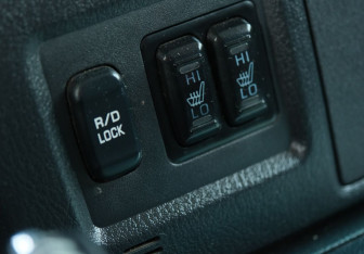 Подержанный автомобиль Mitsubishi Pajero 2013 года (13 фото)