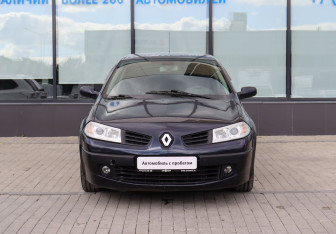 Подержанный автомобиль Renault Megane Sedan 2007 года (8 фото)