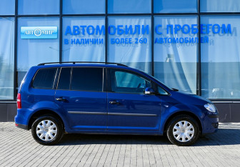 Подержанный автомобиль Volkswagen Touran 2007 года (6 фото)