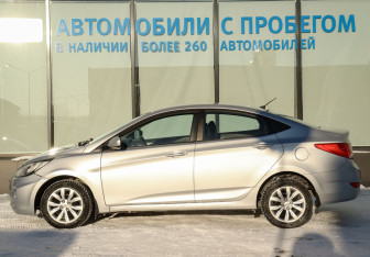Подержанный автомобиль Hyundai Solaris Sedan 2013 года (2 фото)
