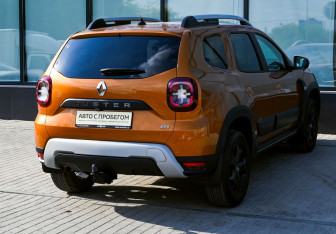 Подержанный автомобиль Renault Duster 2021 года (5 фото)