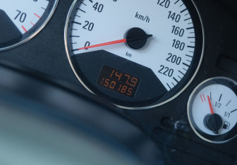 Подержанный автомобиль Chevrolet Viva 2005 года (16 фото)