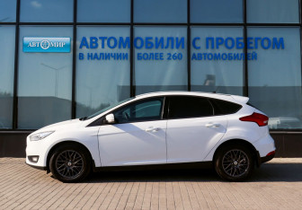 Подержанный автомобиль Ford Focus Hatchback 2016 года (2 фото)