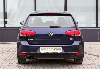 Подержанный автомобиль Volkswagen Golf Hatchback 2013 года (4 фото)
