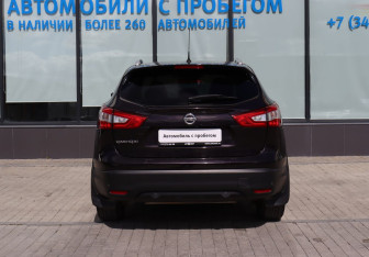 Подержанный автомобиль Nissan Qashqai 2014 года (4 фото)