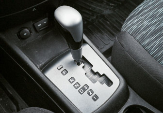 Подержанный автомобиль Kia Ceed Wagon 2007 года (16 фото)