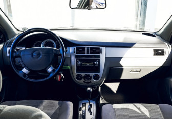 Подержанный автомобиль Chevrolet Lacetti Sedan 2008 года (16 фото)