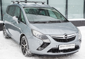 Подержанный автомобиль Opel Zafira Compactvan 2013 года (8 фото)