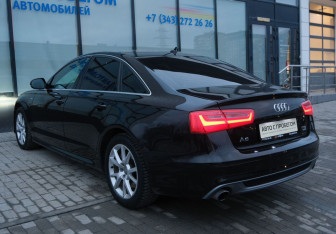Подержанный автомобиль Audi A6 Sedan 2012 года (3 фото)