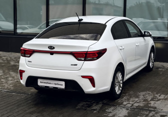 Подержанный автомобиль Kia Rio Sedan 2018 года (5 фото)