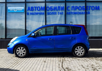 Подержанный автомобиль Nissan Note 2006 года (2 фото)