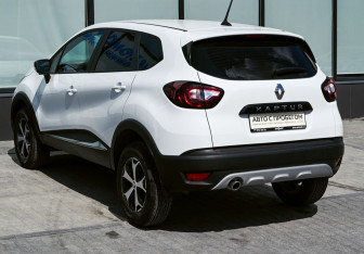 Подержанный автомобиль Renault Kaptur 2021 года (3 фото)