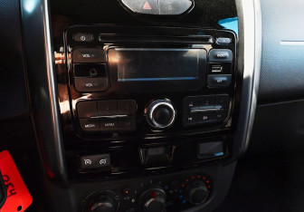 Подержанный автомобиль Renault Duster 2016 года (10 фото)
