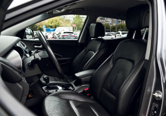 Подержанный автомобиль Hyundai Santa Fe 2016 года (18 фото)