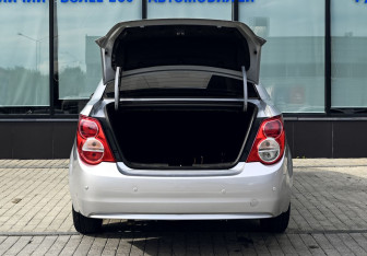 Подержанный автомобиль Chevrolet Aveo Sedan 2012 года (18 фото)