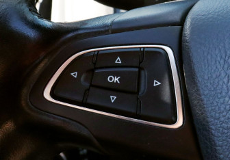 Подержанный автомобиль Ford Focus Hatchback 2016 года (14 фото)