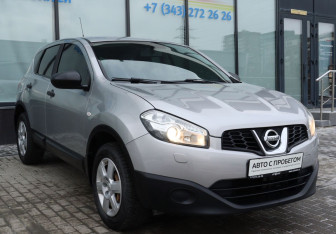 Подержанный автомобиль Nissan Qashqai 2013 года (7 фото)