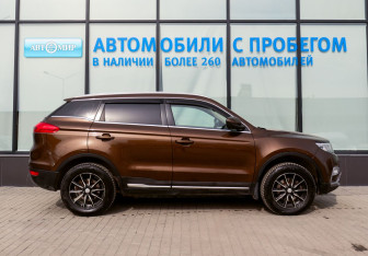 Подержанный автомобиль Geely Atlas 2019 года (6 фото)